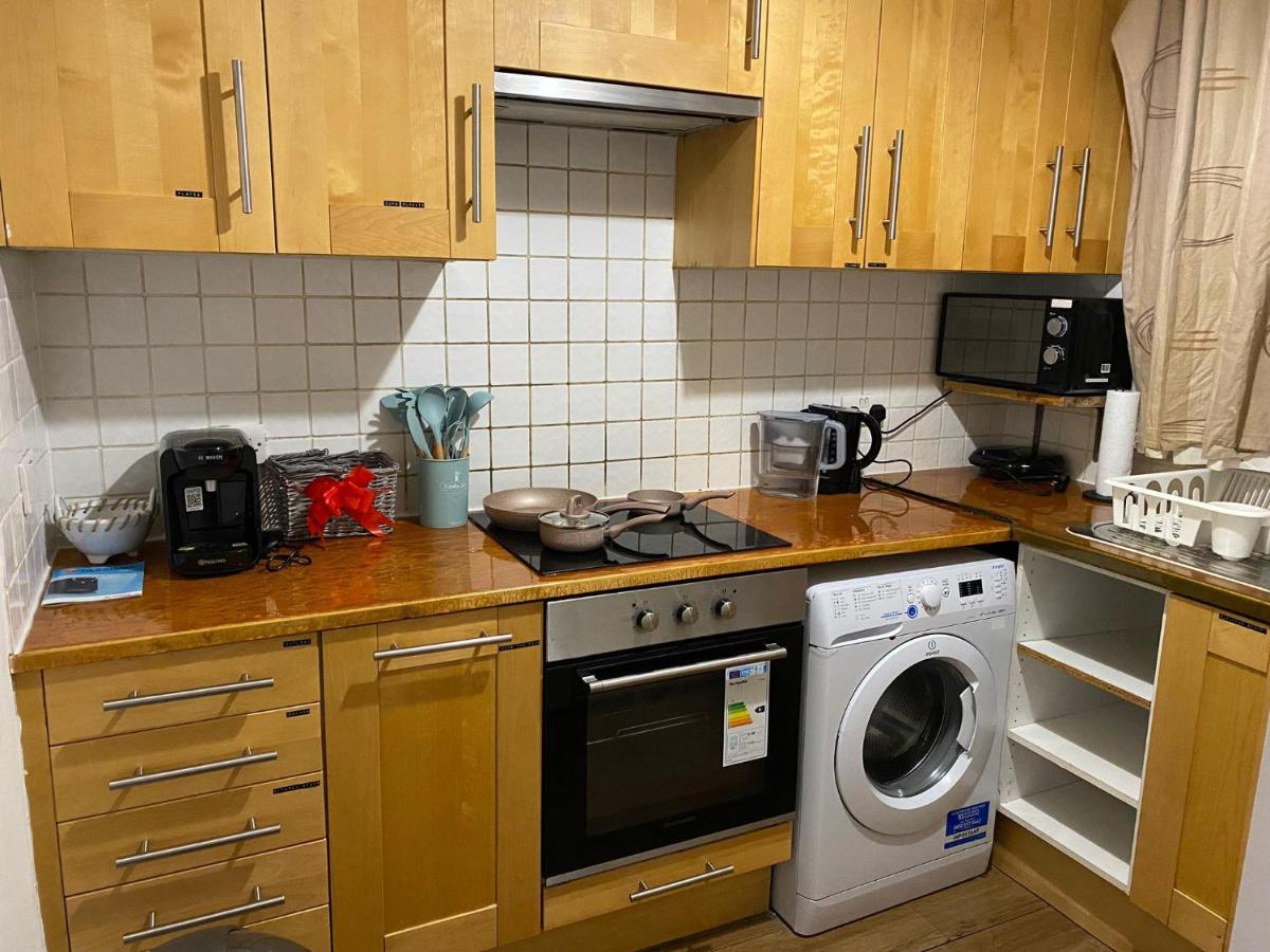Huge And Affordable 3 Bedroom Flat In Hammersmith For 7 People With Welcome Breakfast London Exterior photo