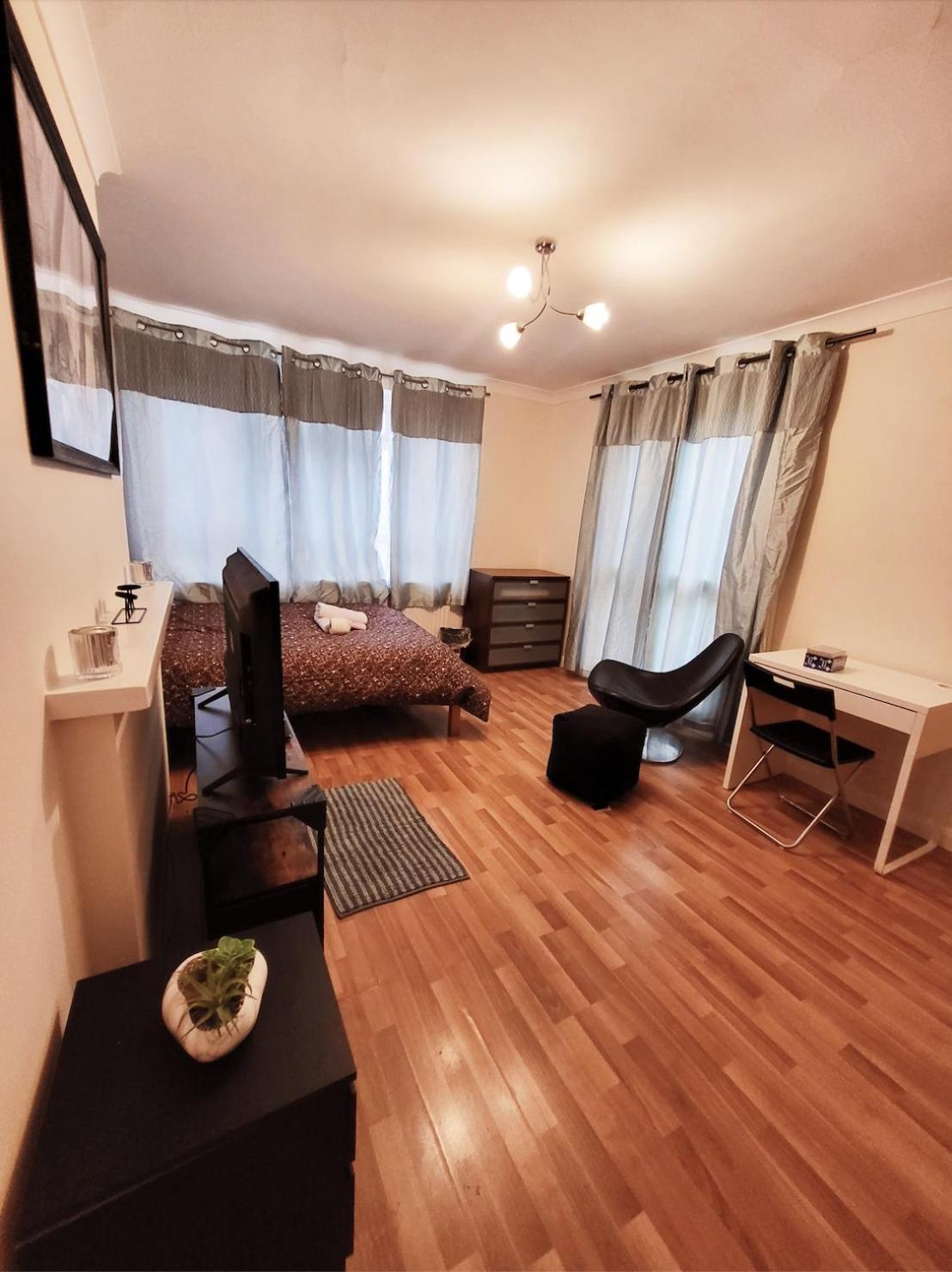Huge And Affordable 3 Bedroom Flat In Hammersmith For 7 People With Welcome Breakfast London Exterior photo