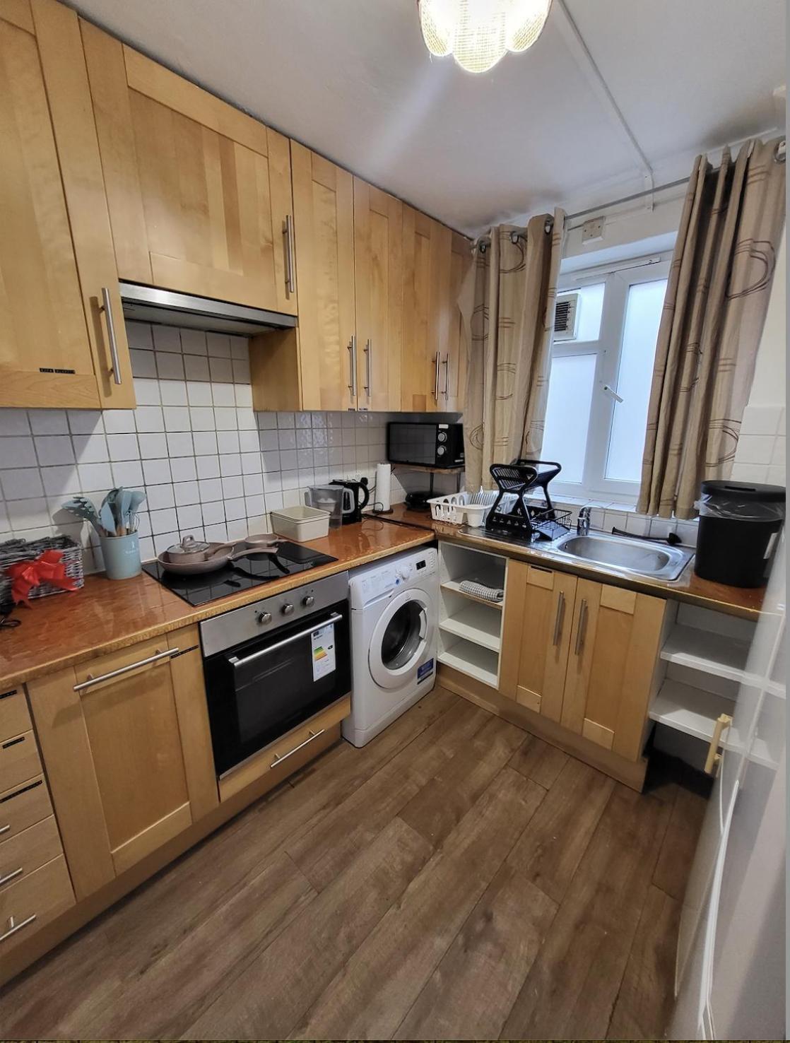 Huge And Affordable 3 Bedroom Flat In Hammersmith For 7 People With Welcome Breakfast London Exterior photo