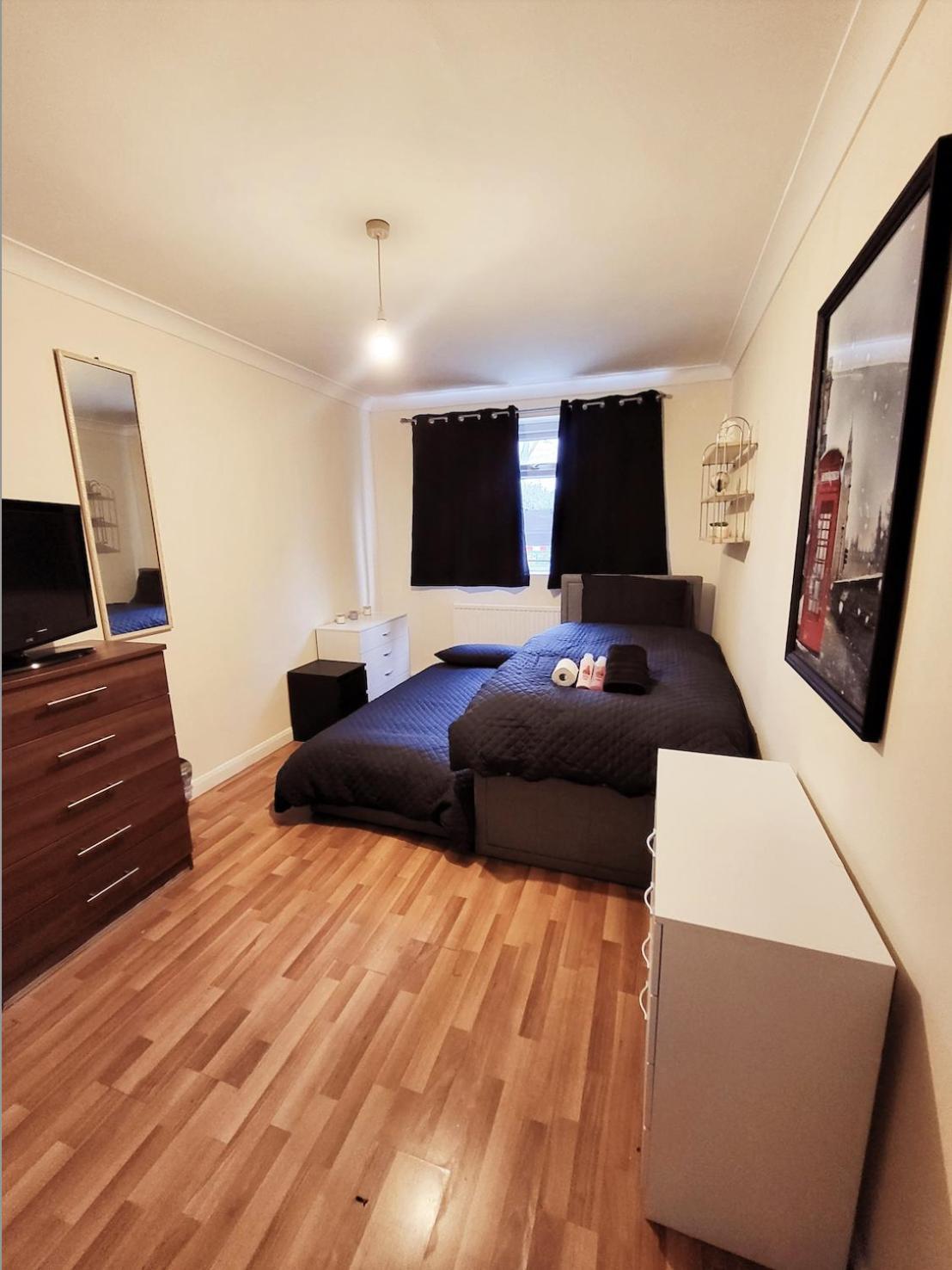 Huge And Affordable 3 Bedroom Flat In Hammersmith For 7 People With Welcome Breakfast London Exterior photo