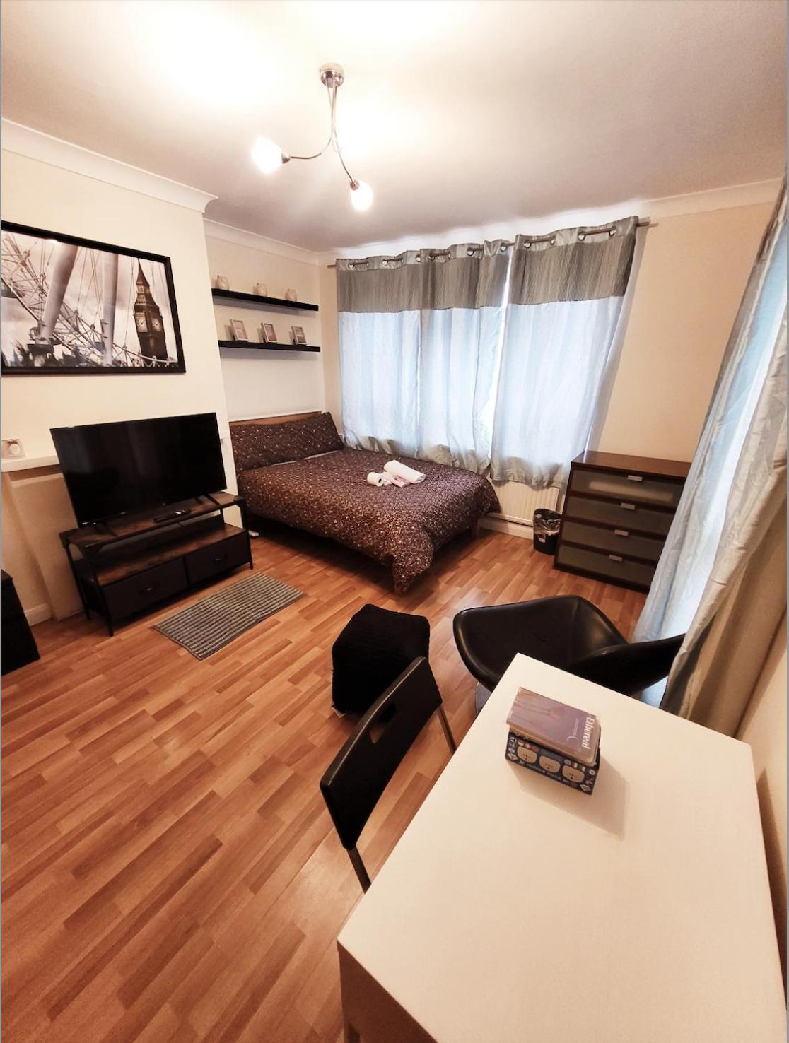 Huge And Affordable 3 Bedroom Flat In Hammersmith For 7 People With Welcome Breakfast London Exterior photo