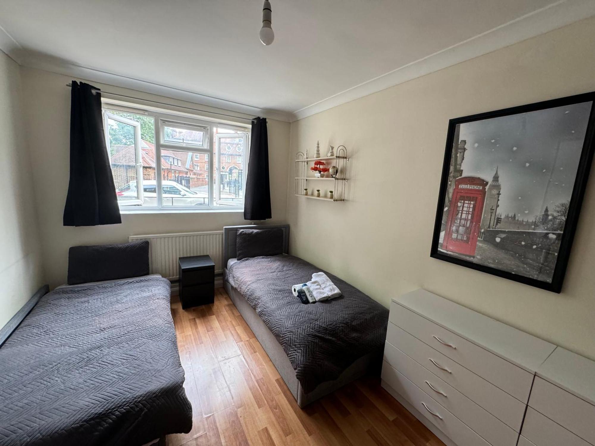 Huge And Affordable 3 Bedroom Flat In Hammersmith For 7 People With Welcome Breakfast London Exterior photo