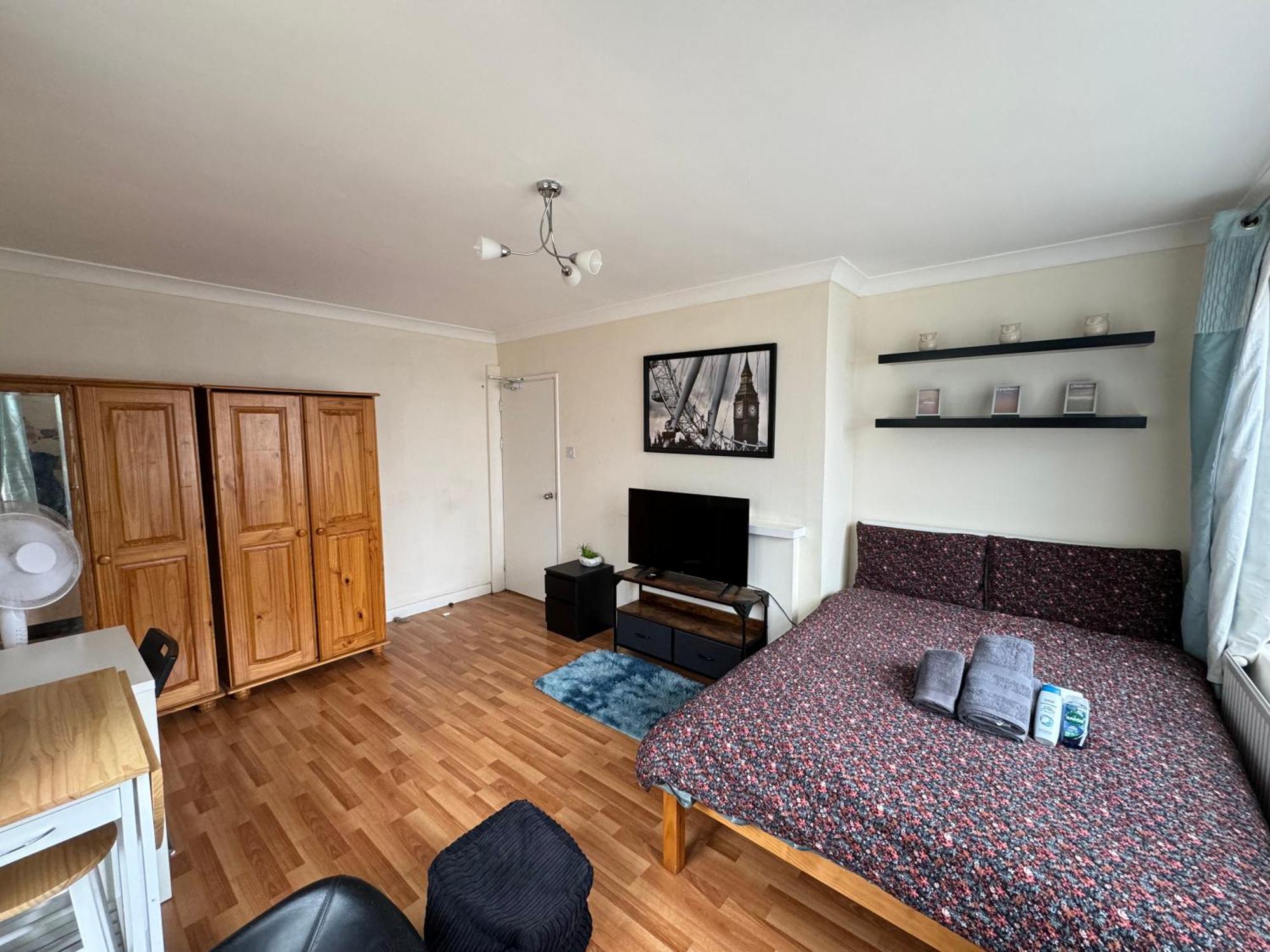 Huge And Affordable 3 Bedroom Flat In Hammersmith For 7 People With Welcome Breakfast London Exterior photo