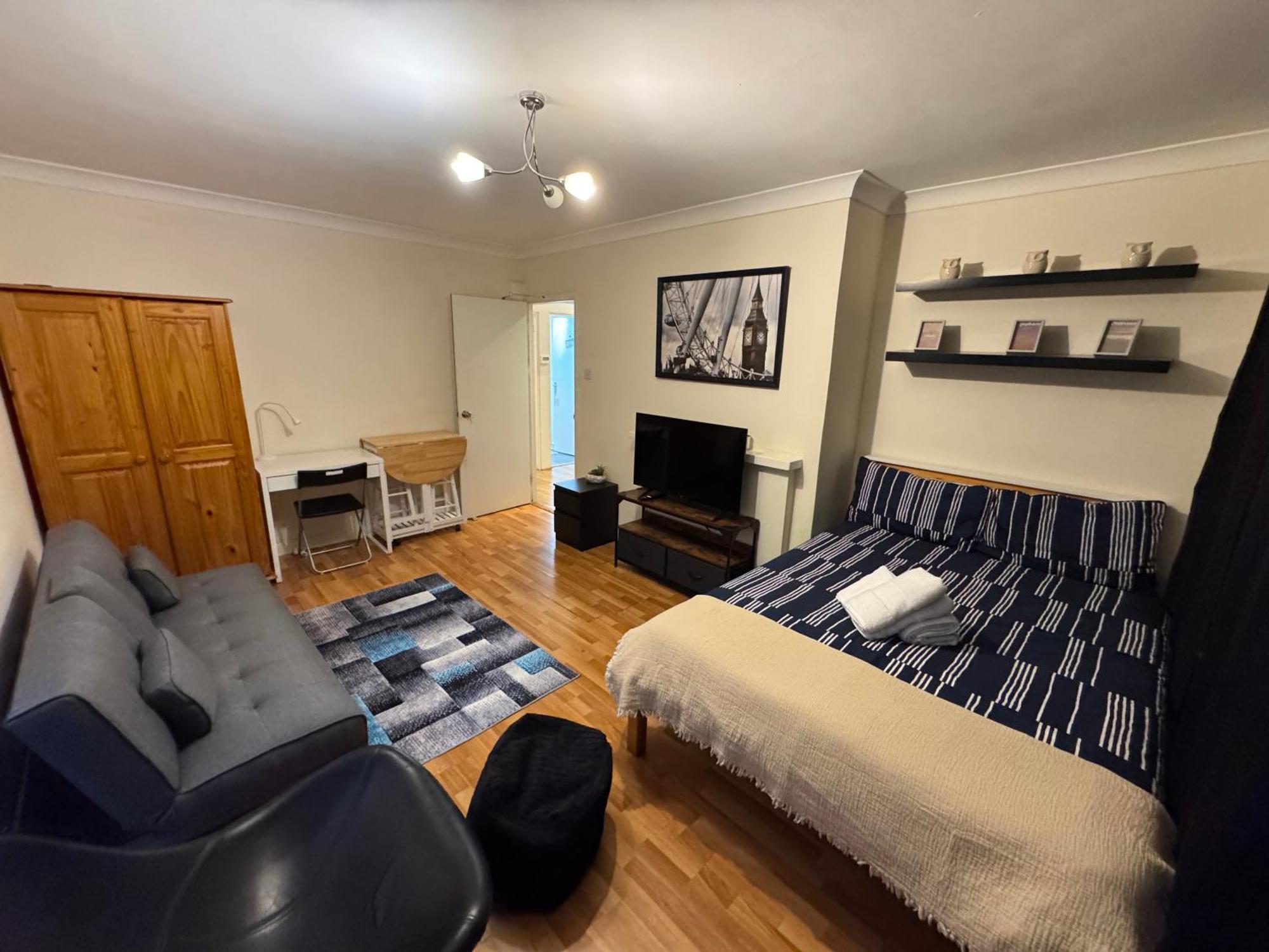 Huge And Affordable 3 Bedroom Flat In Hammersmith For 7 People With Welcome Breakfast London Exterior photo