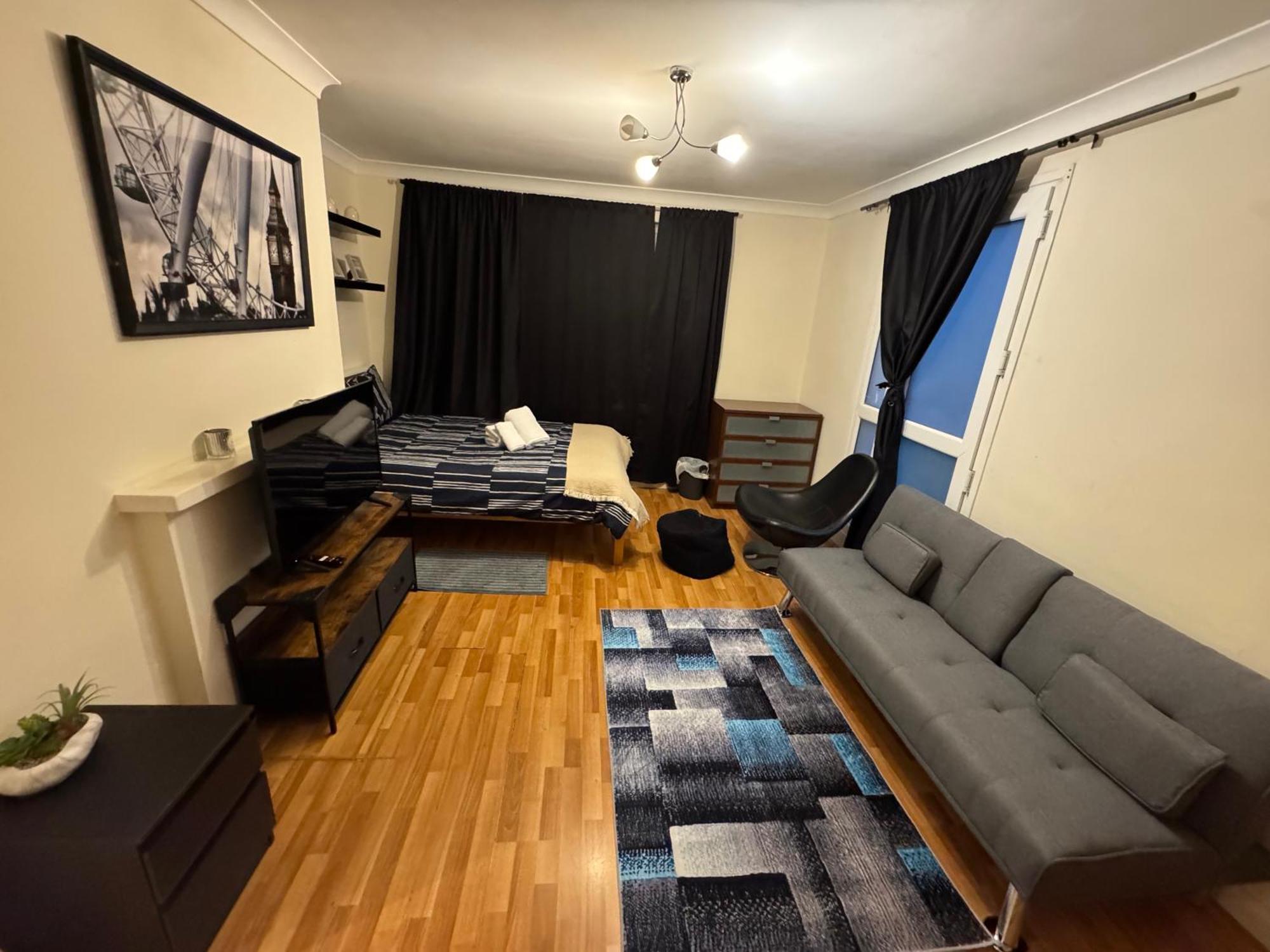 Huge And Affordable 3 Bedroom Flat In Hammersmith For 7 People With Welcome Breakfast London Exterior photo